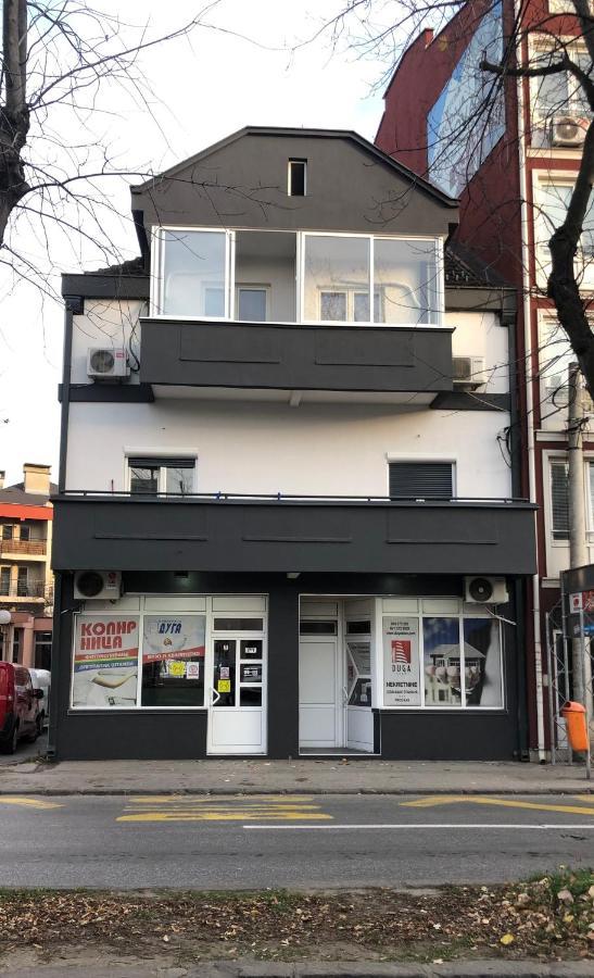 Duga Apartmani Κραγκούγιεβατς Εξωτερικό φωτογραφία