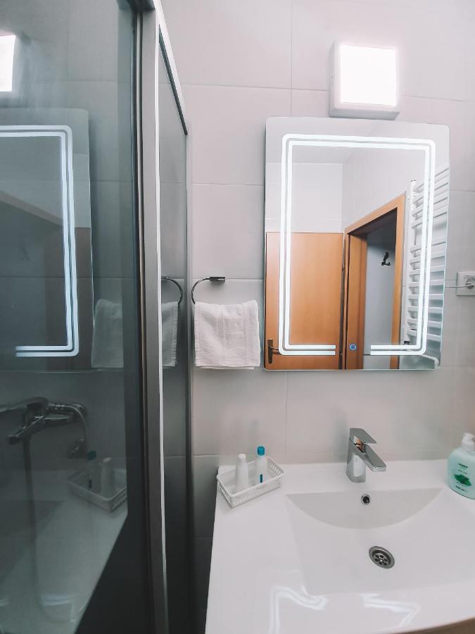 Duga Apartmani Κραγκούγιεβατς Εξωτερικό φωτογραφία