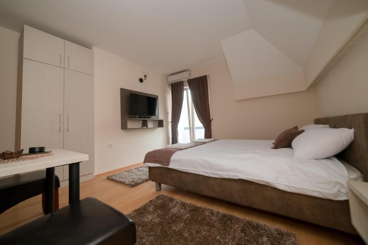 Duga Apartmani Κραγκούγιεβατς Εξωτερικό φωτογραφία