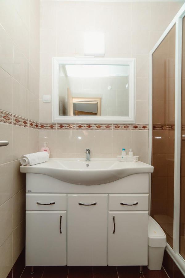 Duga Apartmani Κραγκούγιεβατς Εξωτερικό φωτογραφία